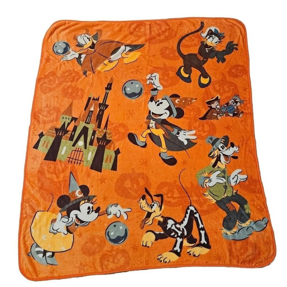 Disney Parks Mickey and Friends Halloween Castle Throw Blanket